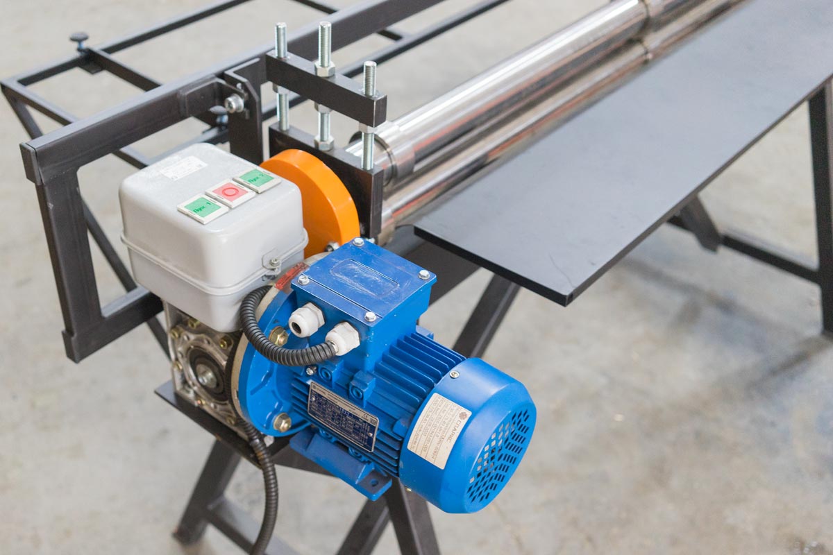 Станок продольно-поперечной резки Stalex СПР-1250/3-А Станок продольно-поперечной резки Stalex СПР-1250/3-А