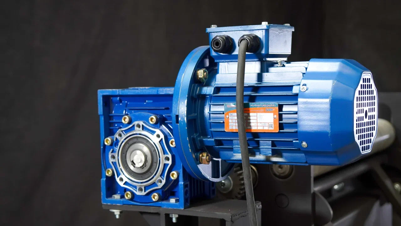 Станок вальцовочный трехвалковый электро RMEA-550x2 mini