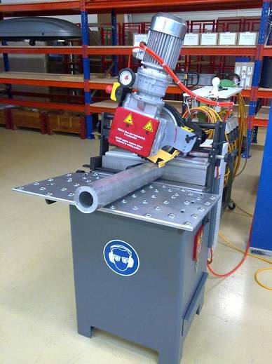 Направляющий стол Proma с поперечным упором для круглых, квадратных и прямоуг. труб для UZ20 6002590