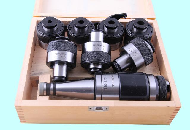 Патрон резьбонарезной с хвостовиком 7:24-BT50 (MAS403) для станков c ЧПУ с наборомГоловок из 7шт. М12-М24 (BТ50-GT24-140L)