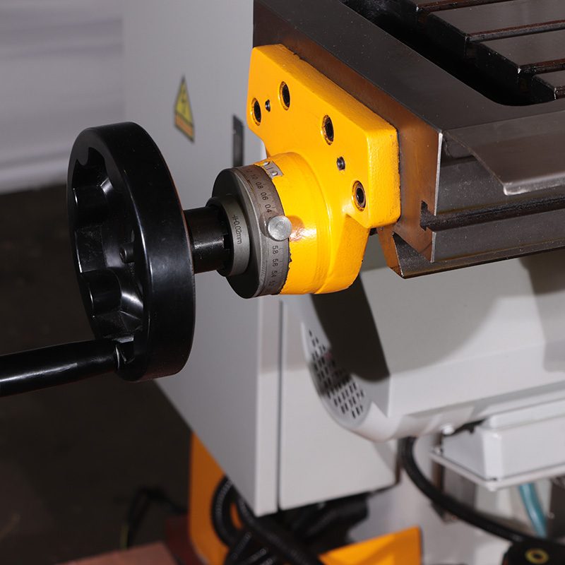 Универсальный фрезерный станок с УЦИ Proma FVX-125W Универсальный фрезерный станок с УЦИ Proma FVX-125W