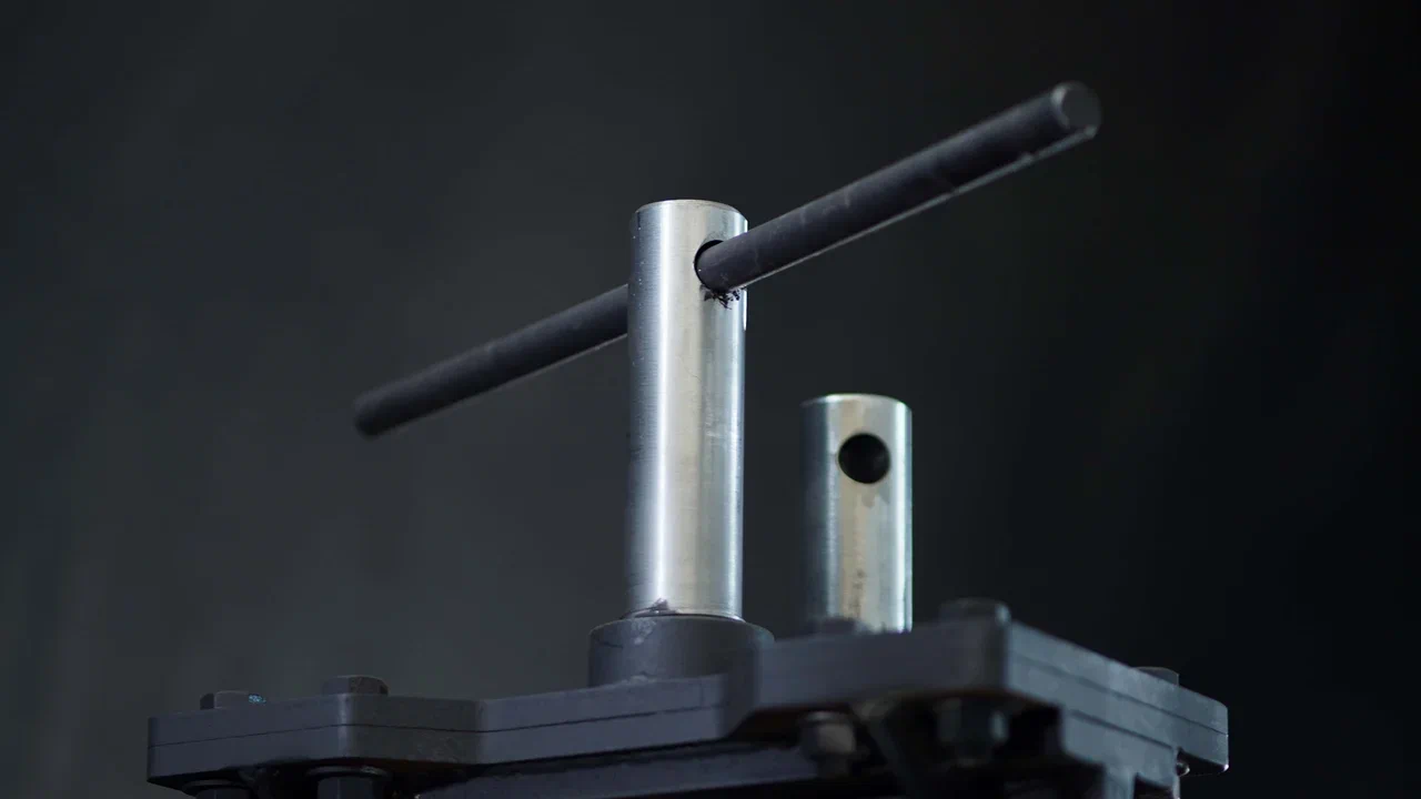 Станок вальцовочный трех-валковый ручной RM-1500х2 Станок вальцовочный трех-валковый ручной RM-1500х2