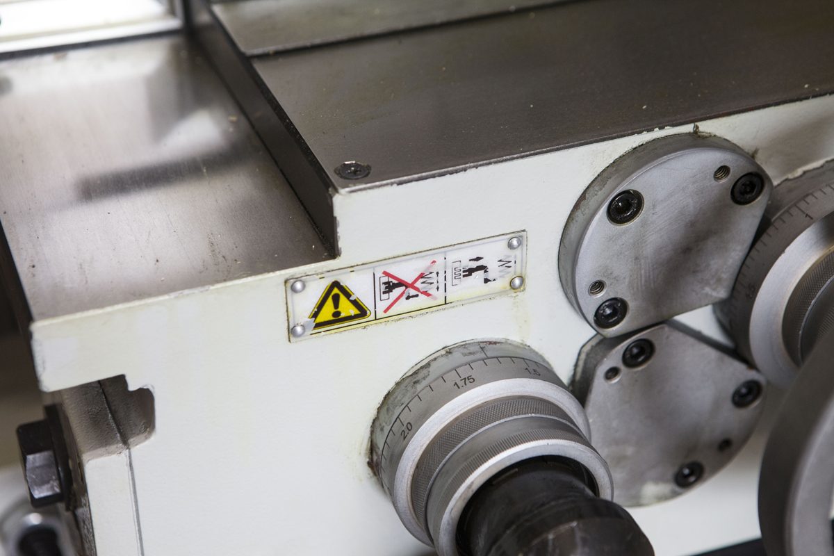 Широкоуниверсальный фрезерный станок Stalex MUF150 Servo