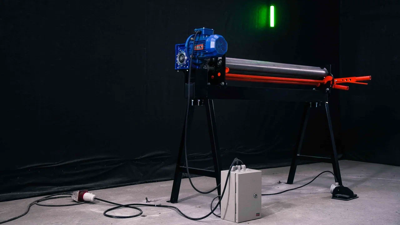 Станок вальцовочный трехвалковый электро RME-1300х1.2