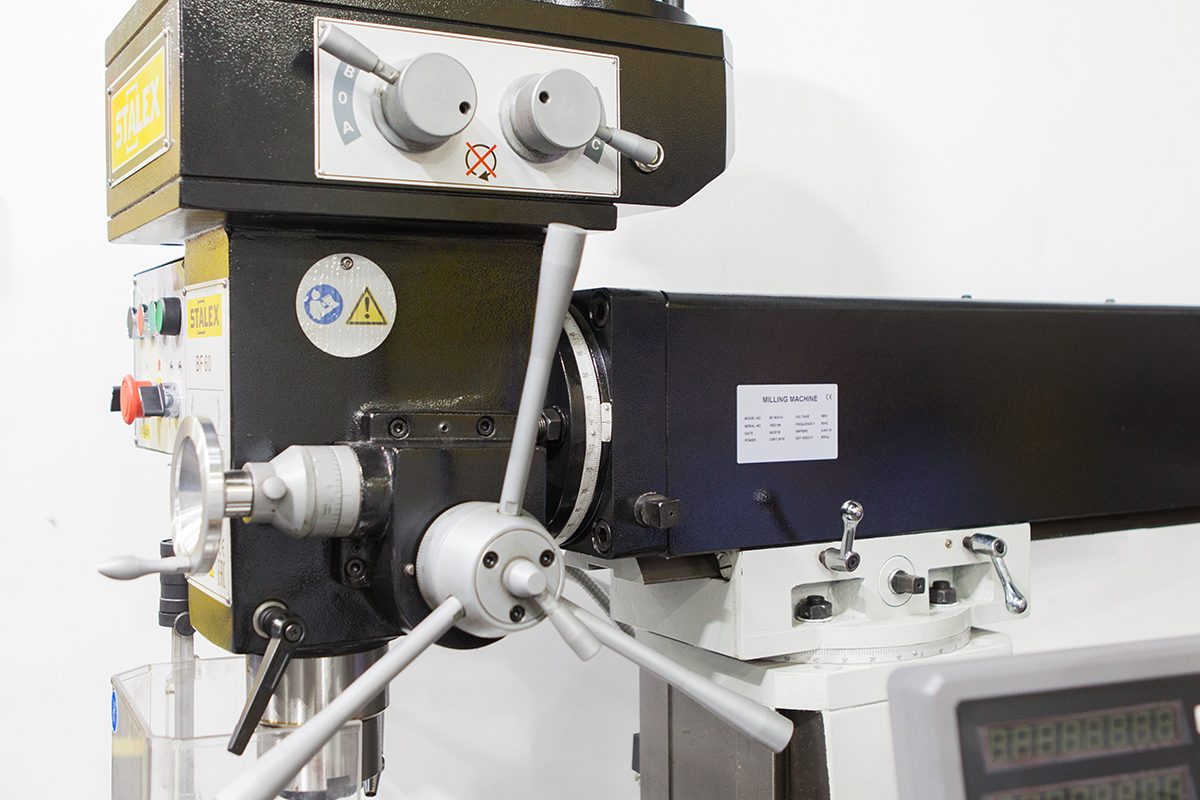 Вертикально-фрезерный станок Stalex BF60