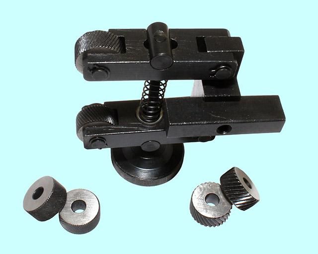 Державка суппортная 2-х роликовая 10х14х51мм регулируемая, для накатки косых рифлений, с роликами d 20.0х9.5х6.4мм