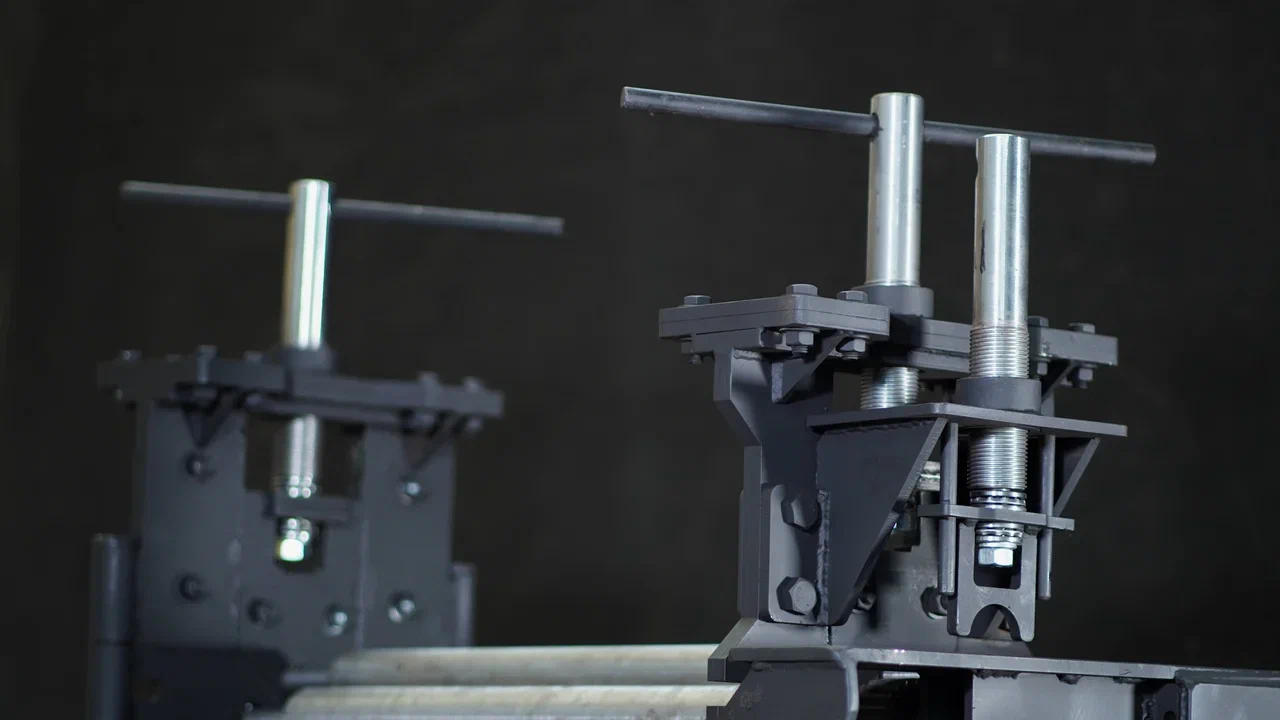 Станок вальцовочный трех-валковый ручной RM-1500х2