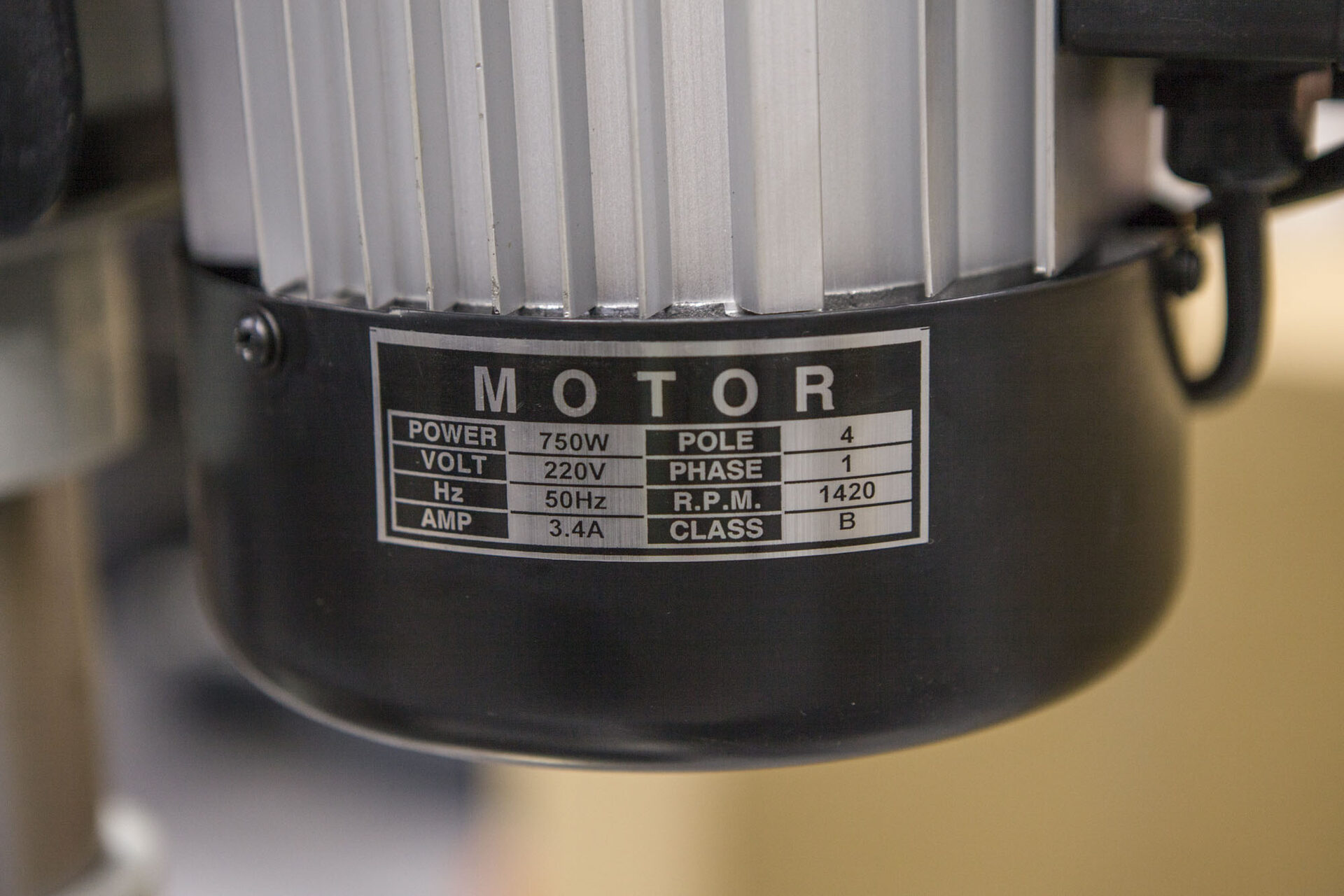 Фрезерно-сверлильный станок Stalex SBM-20 Vario