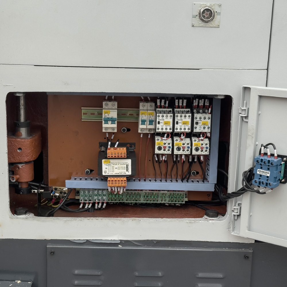 Универсальный токарный станок Proma SPV-1500/660 с УЦИ Универсальный токарный станок Proma SPV-1500/660 с УЦИ