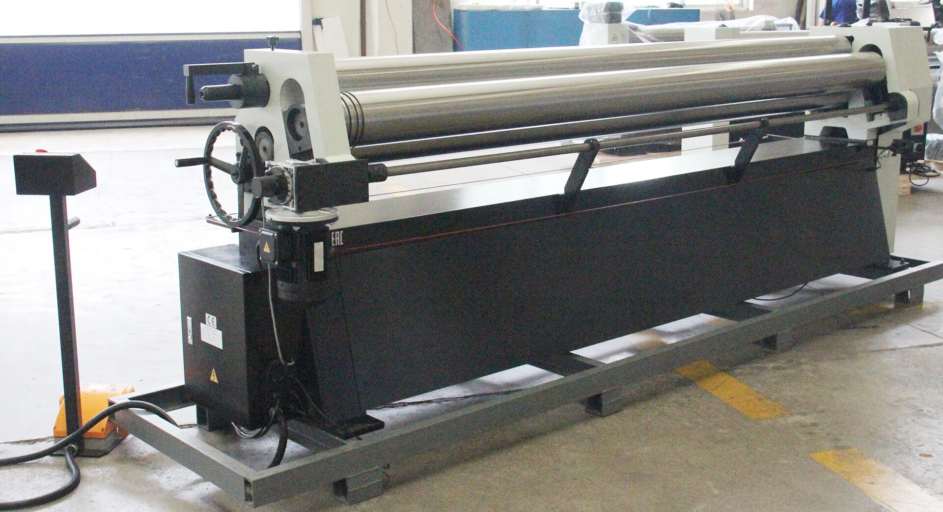 Электромеханический вальцовочный станок Stalex ESR-3050х2.5E Электромеханический вальцовочный станок Stalex ESR-3050х2.5E