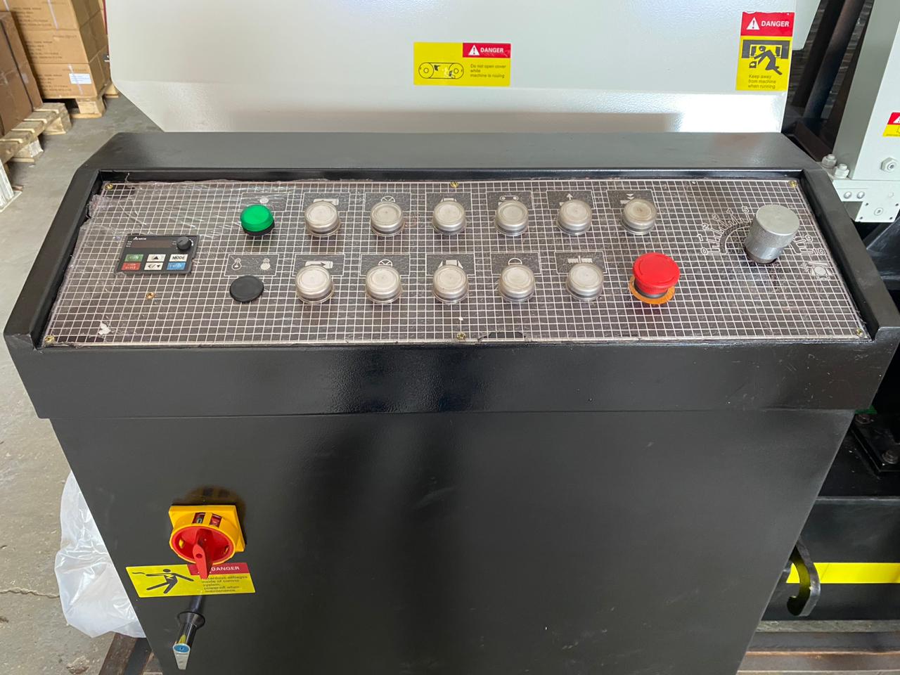 Станок ленточнопильный полуавтоматический двухколонный Stalex SBS-650