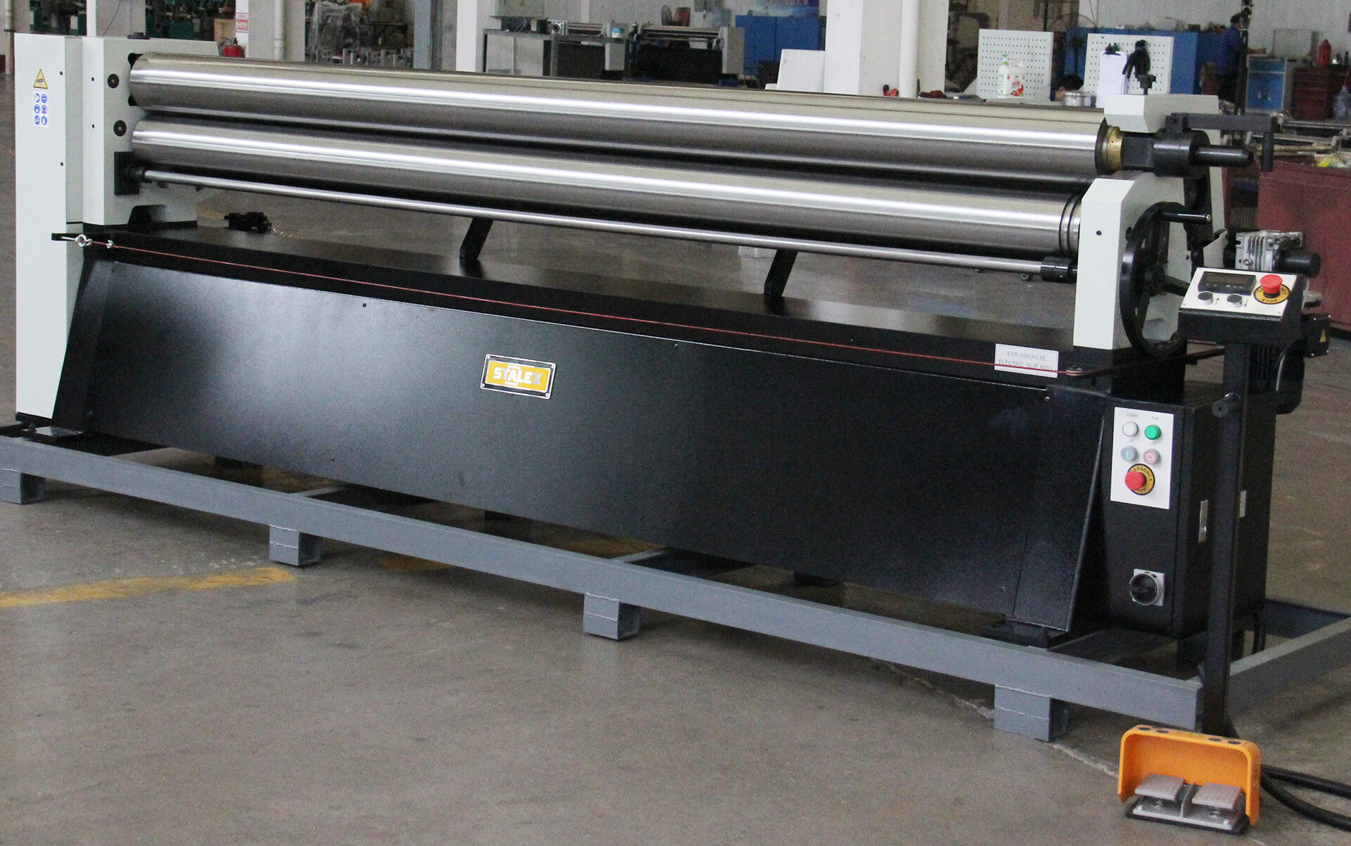 Электромеханический вальцовочный станок Stalex ESR-3050х3.5E Электромеханический вальцовочный станок Stalex ESR-3050х3.5E