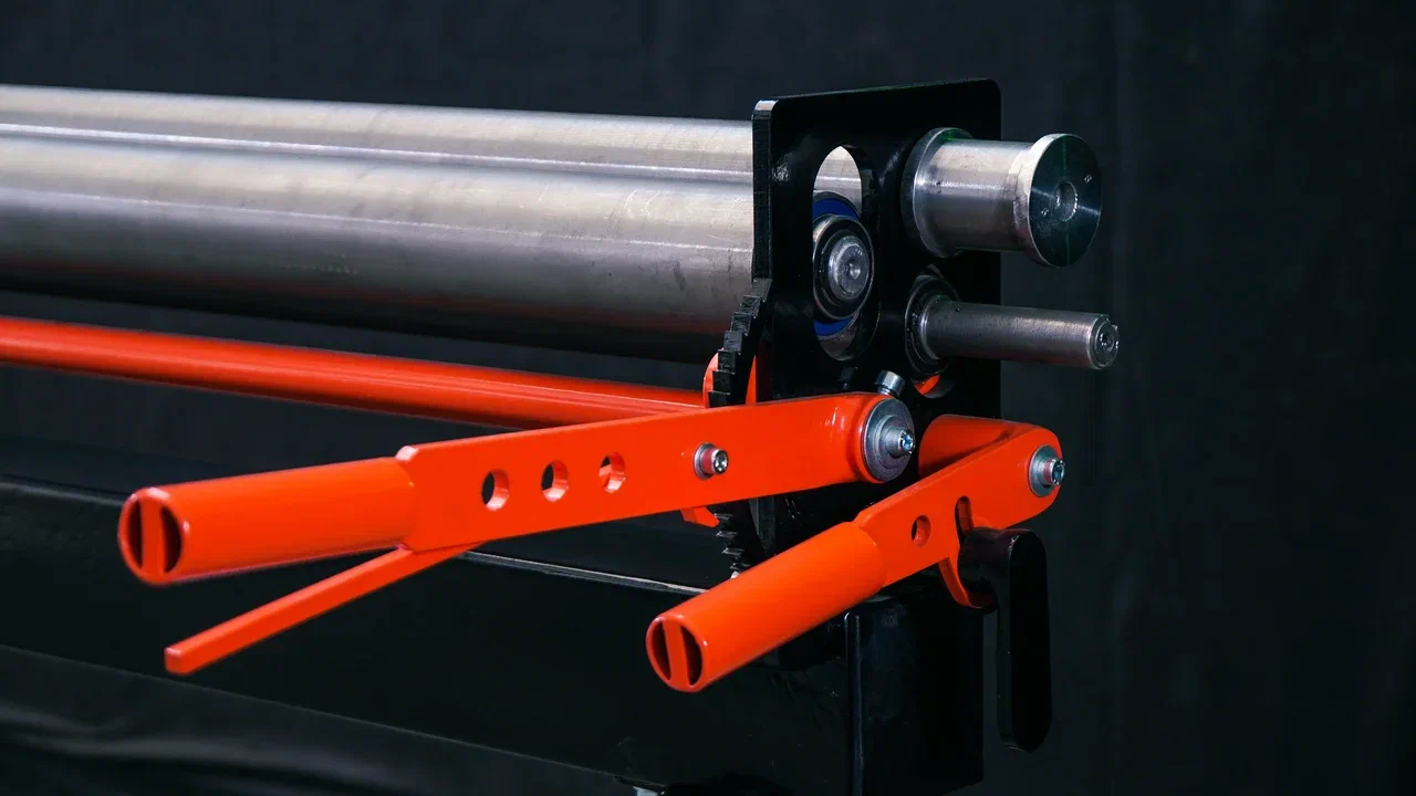 Станок вальцовочный трехвалковый электро RME-1300х1.2 Станок вальцовочный трехвалковый электро RME-1300х1.2