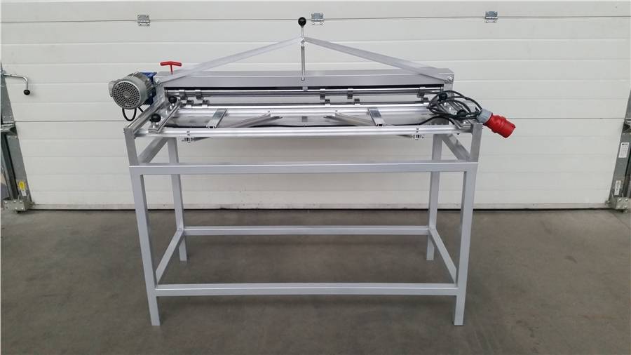 Станок для продольно-поперечной резки Decker ZRW-M-1250 Станок для продольно-поперечной резки Decker ZRW-M-1250