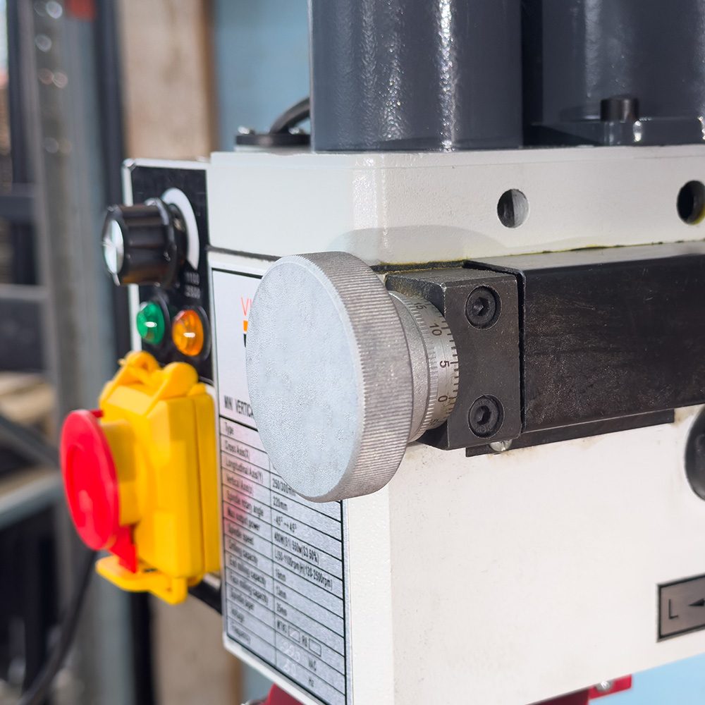 Фрезерный станок Proma FPV-25LP