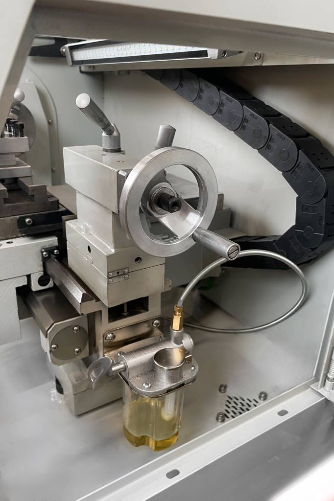 Настольный токарный станок с ЧПУ Metal Master TurnMaster 1830 ML1