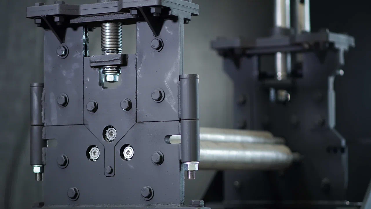 Станок вальцовочный трех-валковый ручной RM-1500х2